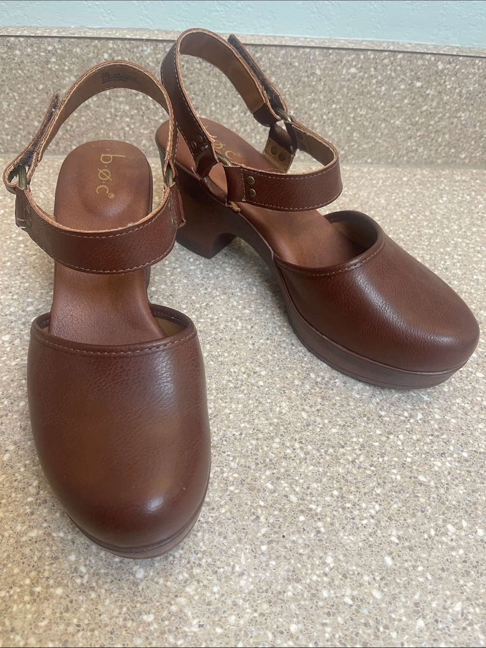 b.o.c. clog size 9 NWOT
